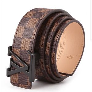 Louis Vuitton belt worn once